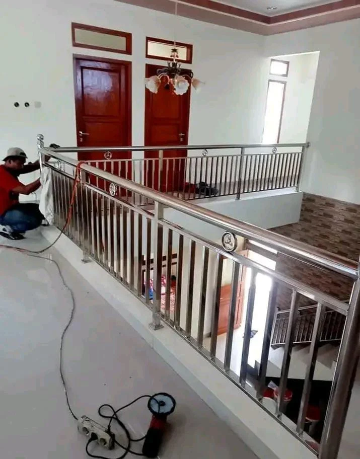 Railing Tangga Stainless Steel Model 02