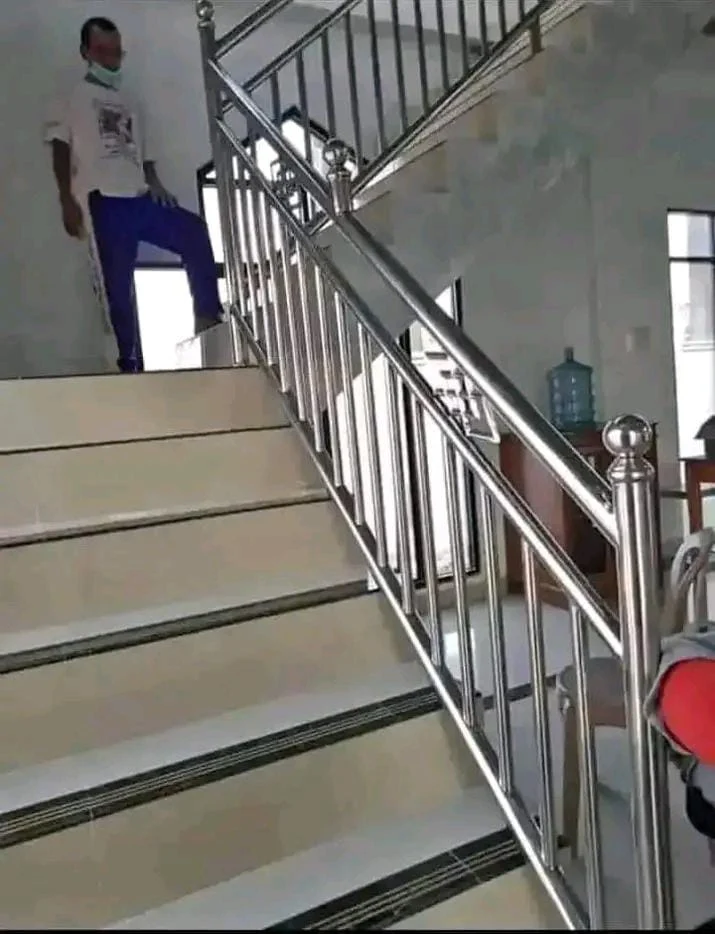Railing Tangga Stainless Steel Model 03