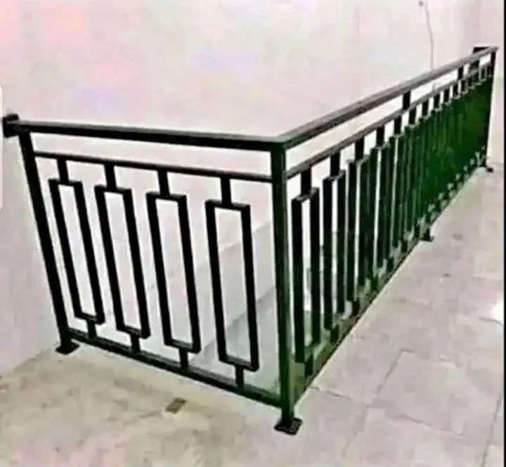 Railing Hitam Minimalis — Referensi railing besi